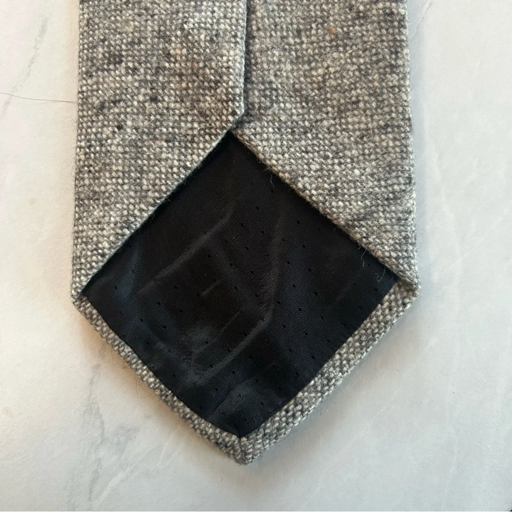 Gray Textured Cashmere Tie with Salt-and-Pepper Effect